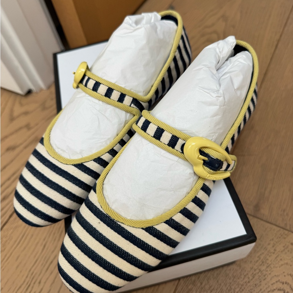 Larroude Ballet Flats New